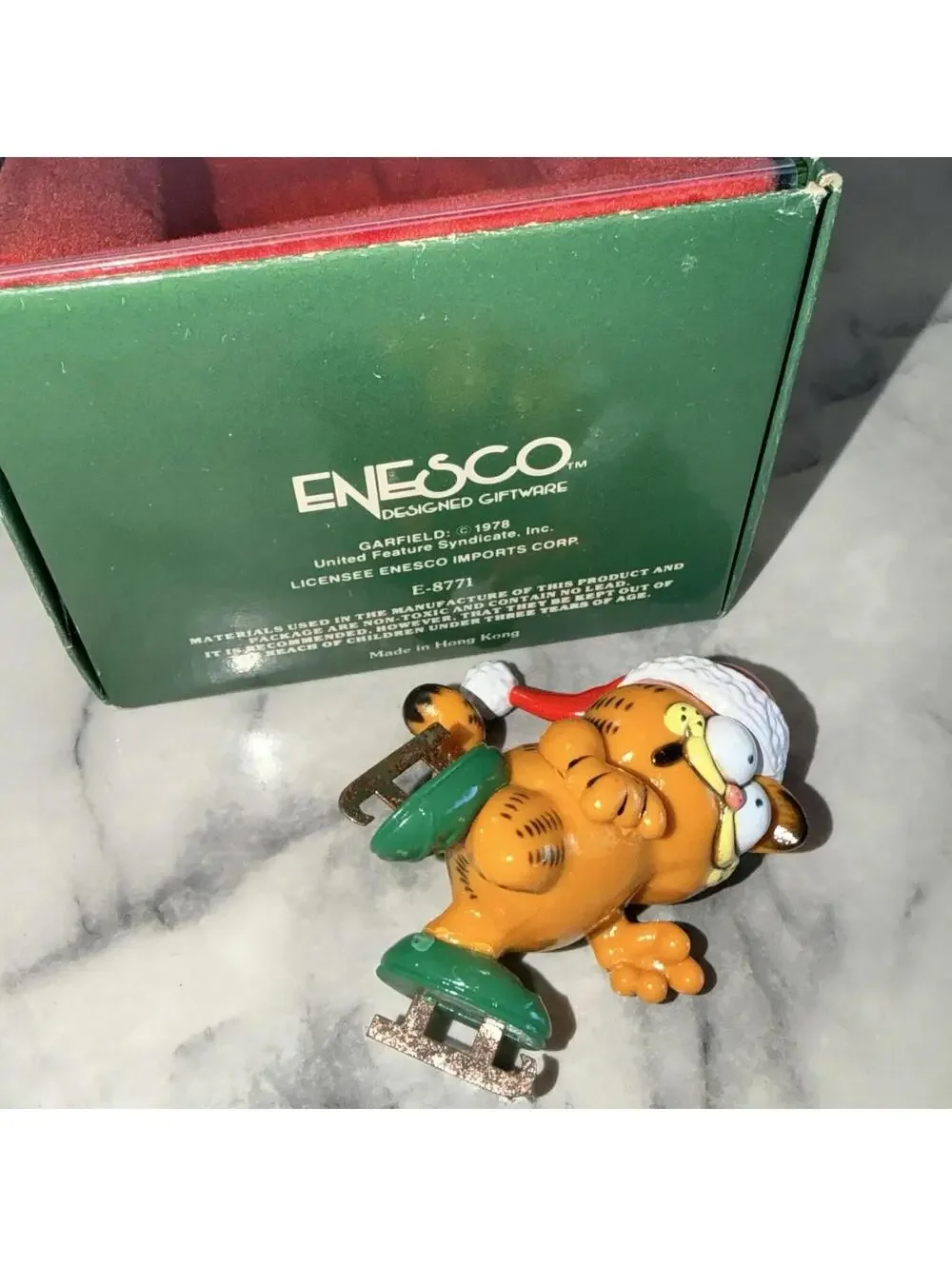Garfield‎ Enesco CUTS THE ICE  Christmas Ornament Skating Boxed E-8771 Vintage